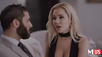 Blonde Sexbombe Wird In Exotischem Video In Die Muschi Gefickt